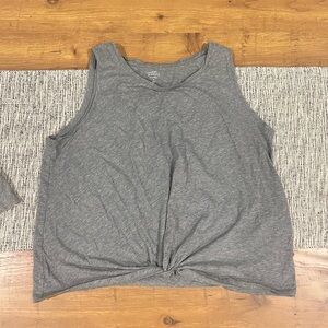 Women’s Market Spruce Extra Large Gray Tank Top With Knot.